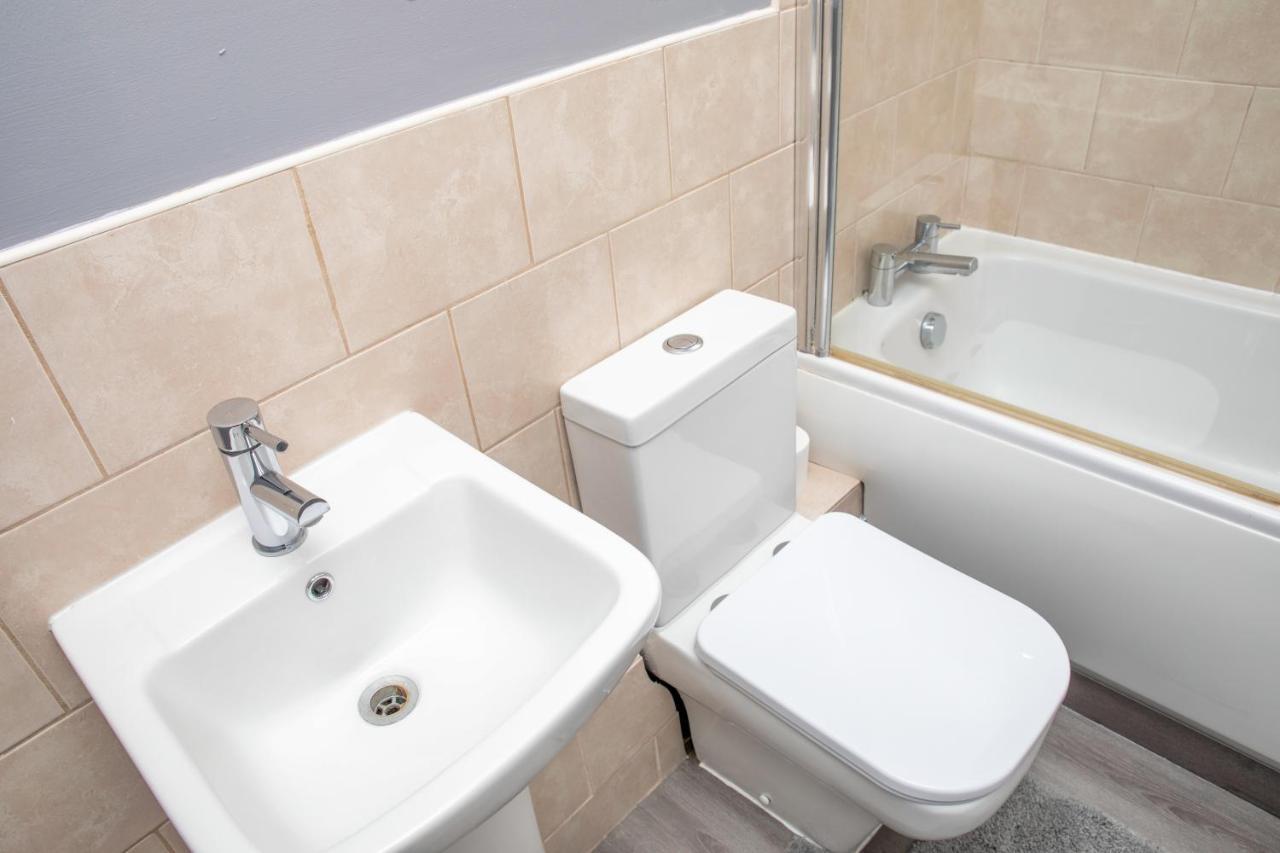 Leeds City Centre Spacious House Free Parking And Wi-Fi 외부 사진