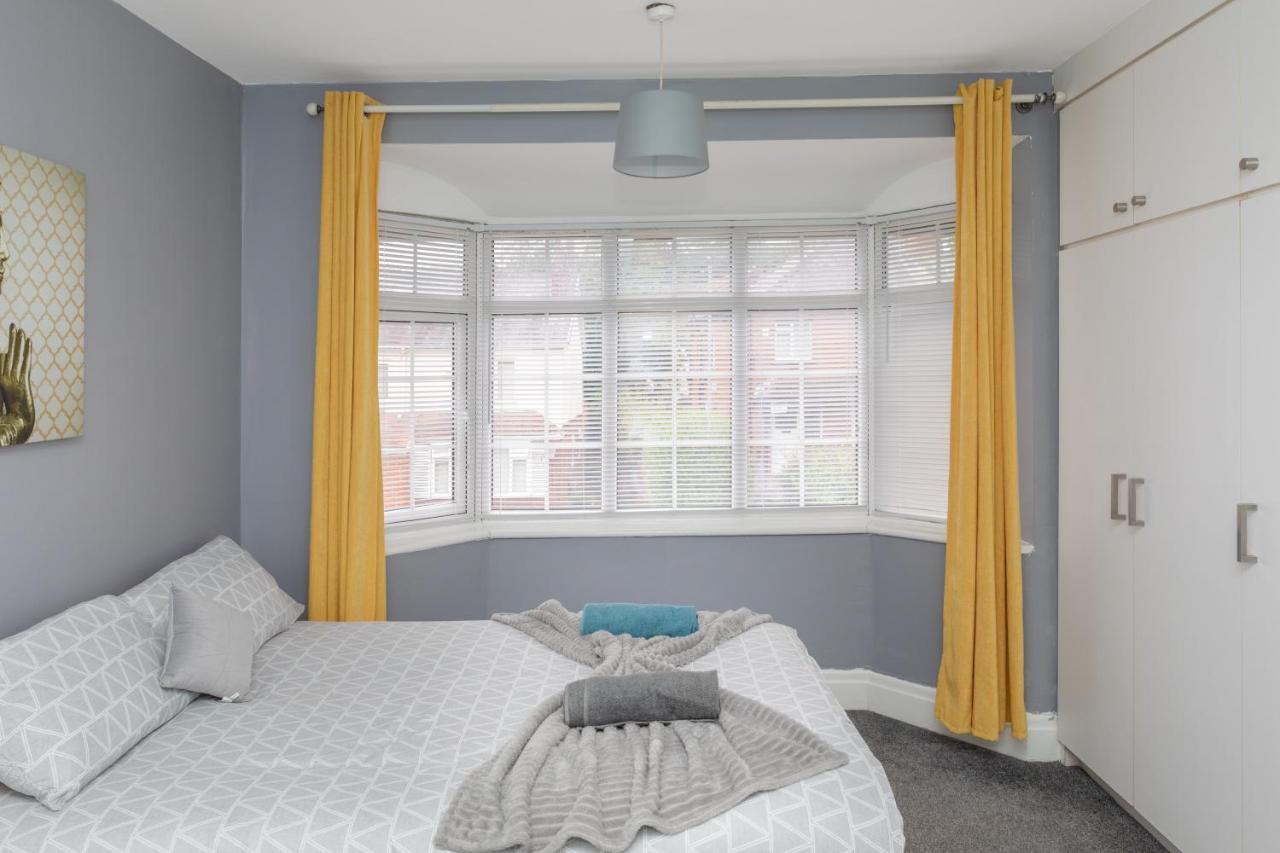 Leeds City Centre Spacious House Free Parking And Wi-Fi 외부 사진